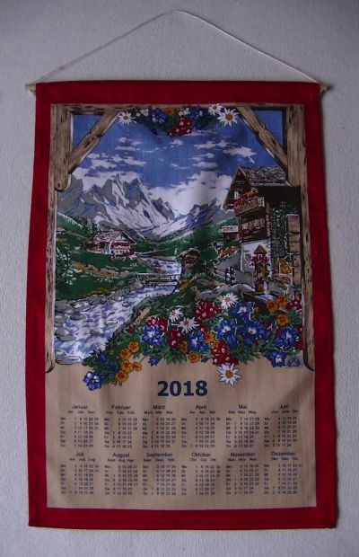 Kalendář látkový na stěnu 2018 AKCE!